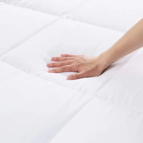 Miniatura 5 de Amazon Basics Edredón alternativo de plumón blanco e relleno de edredón con pestañas en las esquinas, lavable a máquina, tamaño individual