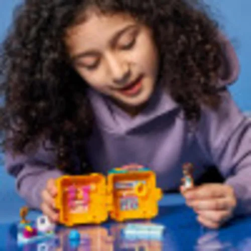Miniatura 2 de LEGO Friends Andrea's Swimming Cube 41671 Kit de construcción; incluye un juguete para mascotas para niños en un color aleatorio; juguete