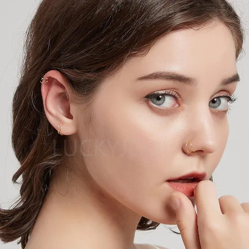 Miniatura 5 de Aretes de aro dobles pequeños de oro de 14 quilates para piercing individual Aretes de cartílago en espiral Aretes de doble piercing para mujer