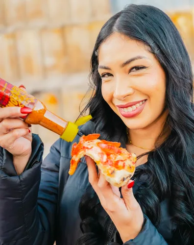Miniatura 7 de La Perrona Botella de salsa picante chiltepin asada de 5 onzas Tatemada Chiltepin Pepper Salsa Picante Extra picante Hecho a mano Paquete