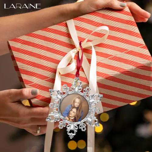 Miniatura 7 de Adornos de árbol de Navidad Laraine – Juego de 3 piezas colgantes decorativos, regalo de recuerdo navideño 2025, colgante con inserto de marco