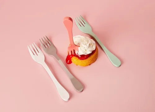 Miniatura 4 de KNORK Eco - Juego de cubiertos reutilizables de bambú de 12 piezas (tenedor, cuchillo, cuchara) a base de plantas (menta, coral, blanco, gris)
