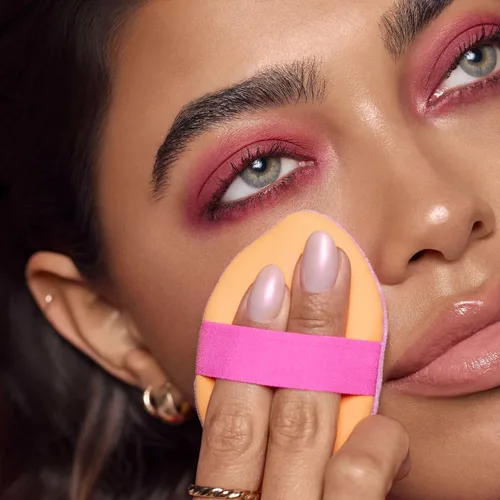 Miniatura 7 de Real Techniques Miracle 2 en 1 Borla de Polvo, de Doble Cara, Borla de Maquillaje de Tamaño Completo para Mezclar, Banda Elástica Reversible