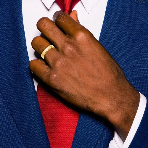 Miniatura 5 de Anillo de boda de oro amarillo de 14 quilates de 0197in liso clásico de cúpula
