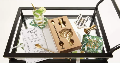 Miniatura 3 de Santa Barbara Design Studio Set de regalo Drinking Essentials Sippin' Pretty Caja de regalo de libro de cartón blanco y negro, 3 piezas, Havana Gold