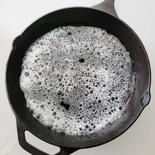 Miniatura 7 de CARON & DOUCET - Juego de Hierro Fundido Definitivo: Aceite para Sazonar, Jabón de Limpieza y Exfoliante Restaurador 100% a Base de Plantas y lo 2