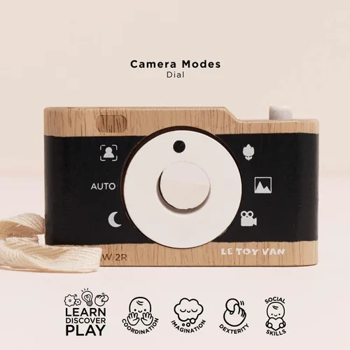 Miniatura 3 de Le Toy Van Cámara de madera vintage – FSC 100% madera sostenible certificada – Cámara retro para niños con lente caleidoscopio y obturador a presión