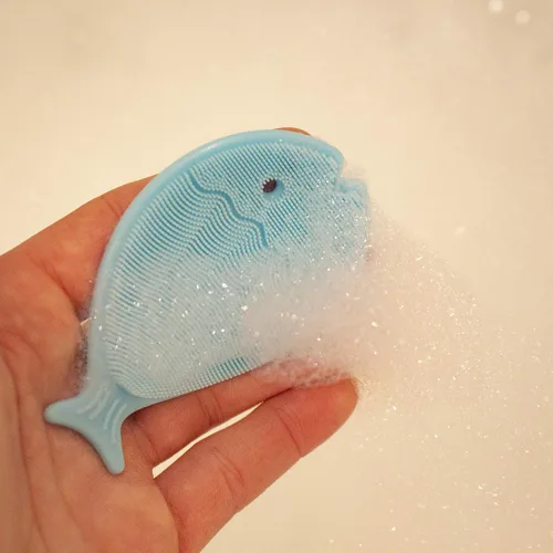 Miniatura 8 de Innobaby Bathin Smart - Cepillo de silicona para bebé, esencial para piel seca y eczema, exfoliante suave con mango de succión, silicona de secado