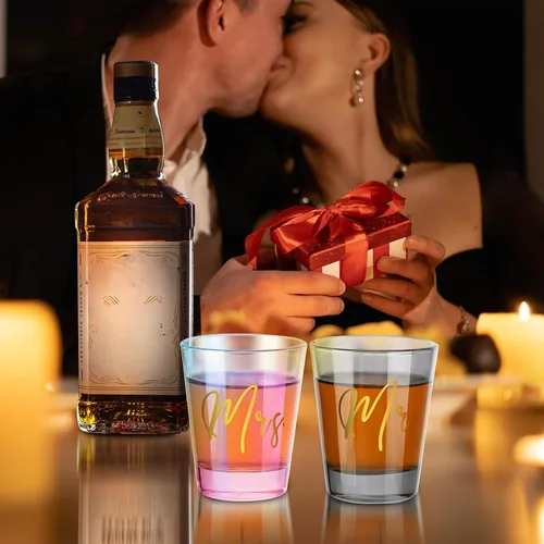 Miniatura 7 de Sumind 2 vasos de chupito de boda para novia y novio, vaso de chupito de 2 onzas, divertidos regalos de novia para parejas, recién casados