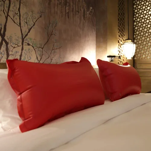 Miniatura 4 de Zishine Protector de colchón de vinilo King para masaje de aceite, colchón de masaje Nuru de 83 x 83 pulgadas, sábanas impermeables con almohada