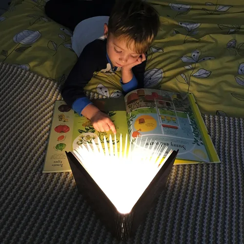 Miniatura 6 de KleverCase Lámpara de lectura recargable de 360 grados con temática de cubierta de libro, luz nocturna, escritorio, luz de noche