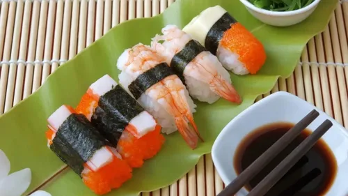 Miniatura 2 de BZG Paquete de 2 alfombrillas de bambú para sushi, fabricante de rollos de sushi, kit de fabricación de sushi, tapete de bambú para hacer sushi