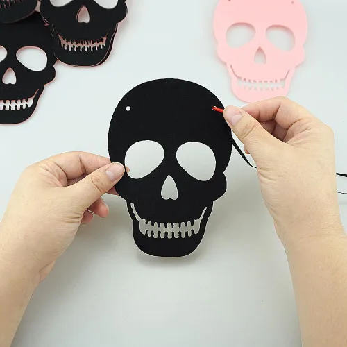Miniatura 4 de SaktopDeco Paquete de 2 guirnaldas de calavera negra y rosa, guirnalda de esqueleto de fieltro, pancarta de Halloween para decoración gótica
