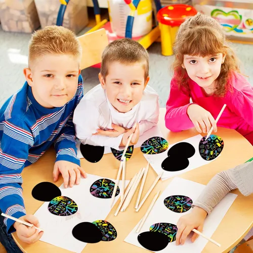 Miniatura 3 de BeYumi 60 tarjetas de rascar de huevos de Pascua para niños, kit de manualidades de color arcoíris mágico, regalo de fiesta de arte de papel, huevos