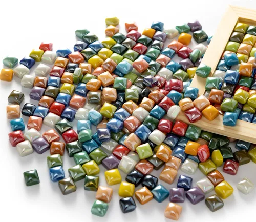 Miniatura 11 de Lanyani Azulejos de mosaico de vidrio vibrante de 2 libras para artes y manualidades, piezas de vidrio sueltas a granel coloridas baldosas cuadradas
