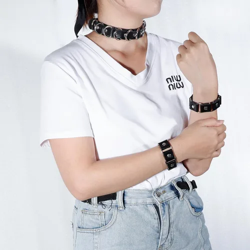 Miniatura 3 de Manfnee Gargantilla punk con cuello de espiga, collar de cuero sintético, pulsera ajustable gótica