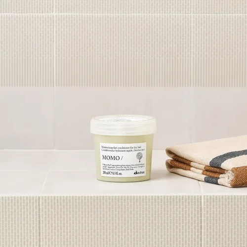 Miniatura 4 de Davines MOMO/Conditioner, Deep Moisturizing Formula for Dry or Dehydrated Hair - Hydrates & Detangles for Softness & Shine - Apricots Restores