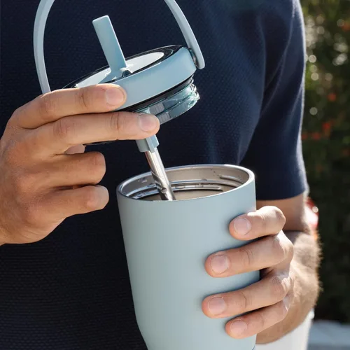 Miniatura 7 de BrüMate Resa - Vaso de viaje 100% a prueba de fugas de 25 onzas con asa y pajilla, popote suave flexible, funda de silicona para mayor durabilidad