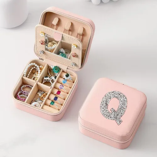 Parima Joyero de viaje, organizador de joyas, regalos para mujeres, pequeño estuche de joyería con inicial, regalos esenciales de viaje para mamá,