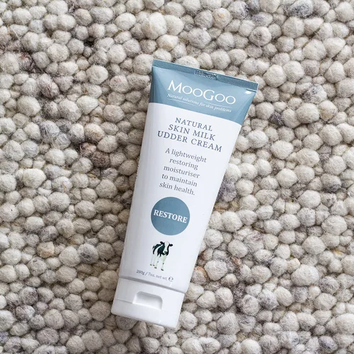 Miniatura 5 de MooGoo Skin Milk Udder Cream - Hidratante ligero para pieles sensibles, secas e irritadas, cara y cuerpo, todas las edades, incluidos bebés, 7 onzas