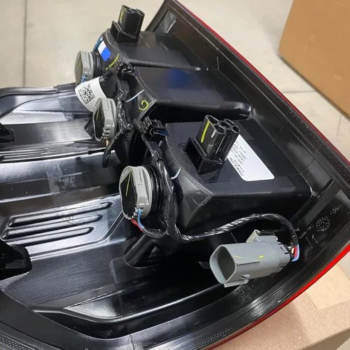 Miniatura 4 de Conjunto de lámpara trasera halógena Ford Maverick RH para pasajeros 21-23 NZ6Z13404A