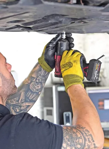 Miniatura 4 de Ironclad OCTANE Turbo - Paquete de diez guantes de trabajo con revestimiento de nitrilo (10 pares), talla L (R-TRB10-04-L) amarillo