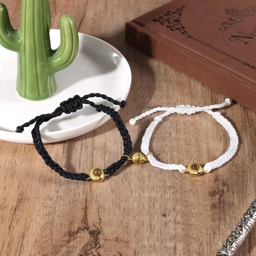 Miniatura 7 de Sparklejewel Pulsera a juego para pareja personalizada con foto en el interior de cordón para parejas, pulseras de proyección personalizadas