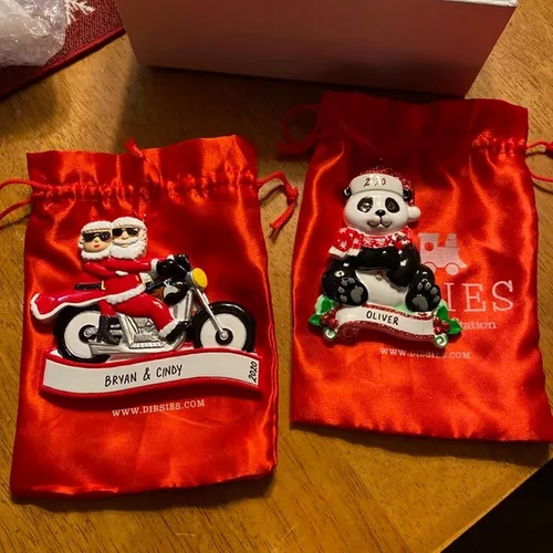 Miniatura 7 de Adorno Navideño Colgante Personalizado para Parejas Mr & Mrs Claus (Santa Genial y la Señorita Claus)