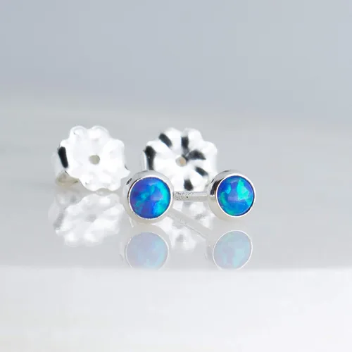 Miniatura 12 de Aretes pequeños de plata de ley para cartílago, tragus, hélix, múltiples piercings hipoalergénicos, piedra natal para mujer, juego de bisel