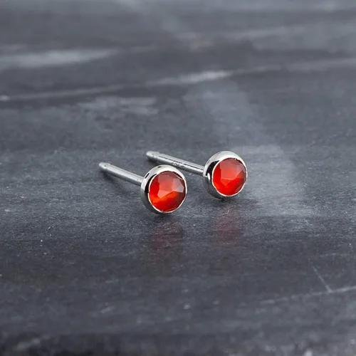 Miniatura 112 de Aretes pequeños de plata de ley para cartílago, tragus, hélix, múltiples piercings hipoalergénicos, piedra natal para mujer, juego de bisel