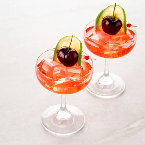 Miniatura 8 de Restaurantware Pinchos de comida de 2.8 pulgadas, 100 palitos de canapé con cuentas, resistentes, desechables, color rojo y crema, púas de madera