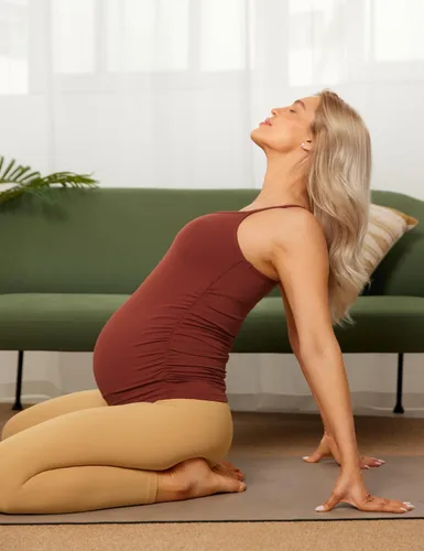 Miniatura 4 de CRZ YOGA Butterluxe - Camiseta sin mangas de maternidad con espalda en Y para mujer, fruncida, básica, sin mangas, atlética, para yoga