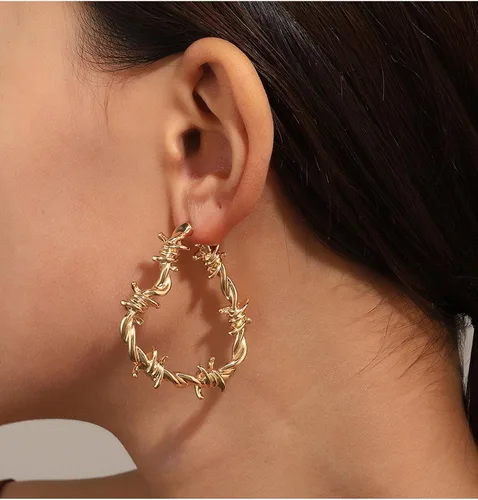 Miniatura 6 de Aretes góticos de alambre de púas con forma de corazón, aretes colgantes góticos negros, aretes punk, hip hop, joyería gótica para mujeres y hombres