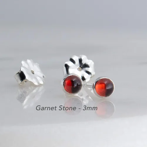 Miniatura 98 de Aretes pequeños de plata de ley para cartílago, tragus, hélix, múltiples piercings hipoalergénicos, piedra natal para mujer, juego de bisel