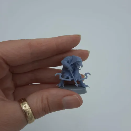 Miniatura 2 de Kenku - Ravenfolk - HERO Creations - RPG - Calabozos y dragones - DnD - Pathfinder - Diorama - figura en miniatura (gris/sin pintar) (Ranger (Prime))