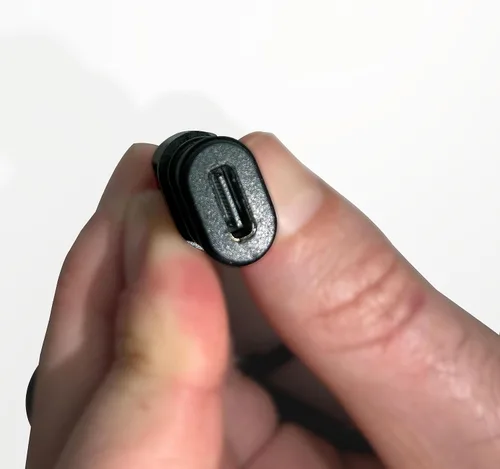 Miniatura 2 de Optimate USB O-118, cargador inteligente en línea de 3300 mA USB-C para motocicleta, con modo de espera y monitor de batería de vehículo
