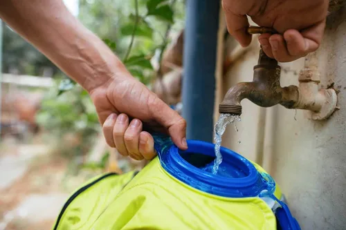Miniatura 2 de CamelBak Tabletas de limpieza, pastillas para eliminar el sabor y el olor para depósitos de hidratación y botellas de agua, paquete de 8