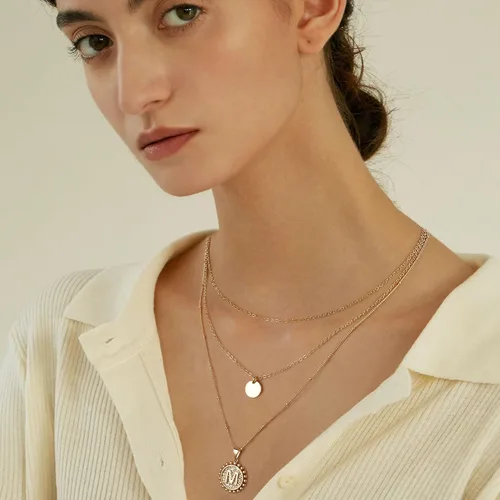 Miniatura 3 de Collares con inicial en capas de oro para mujer, chapado en oro de 14 quilates, gargantilla de disco de capas delicadas, collar hecho a mano