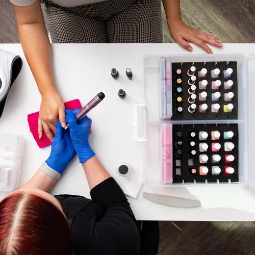Miniatura 11 de IRIS USA Estuche de tren cosmético con organizador de esmalte de uñas y 4 estuches internos con asa, paquete de 2, caja de almacenamiento portátil