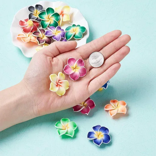 Miniatura 4 de Craftdady 100 cuentas de arcilla polimérica de plumeria de 1.181 x 0.433 in, cuentas espaciadoras florales sueltas mezcladas al azar con 5 pétalos