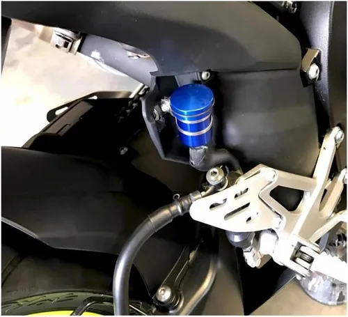 Miniatura 4 de Front Brake Reservoir Cover Universal Motorcycle Brake Fluid Reservoir Clutch Tank Oil Fluid Cup for FZ8 FZ-8 2011 2012 2013 2014 2015 2016 2017 2018