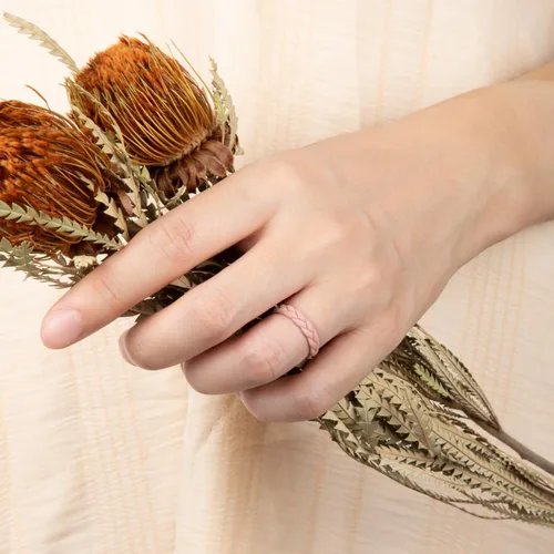 Miniatura 137 de Egnaro Anillos de boda de silicona para ella, conjuntos de novia de goma para mujer, bandas finas, diseño trenzado de hojas apilables con ranuras