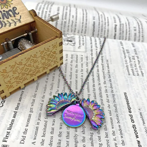 Miniatura 5 de FOCUSIN Collar de girasol para mujer, collar con texto en inglés You are my sun
