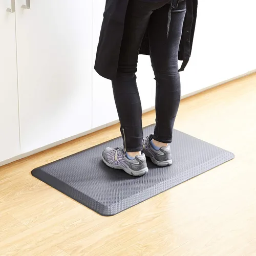 Miniatura 7 de Amazon Basics Tapete Rectangular Duradero Anti-Fatiga Ergo Comfort de Pie de 3/4", 32"x20", Negro