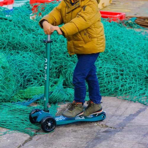 Miniatura 5 de Micro Kickboard - Maxi Deluxe Eco Scooter Micro de 3 ruedas, inclinado a la dirección, diseño suizo, fabricado con materiales reciclados