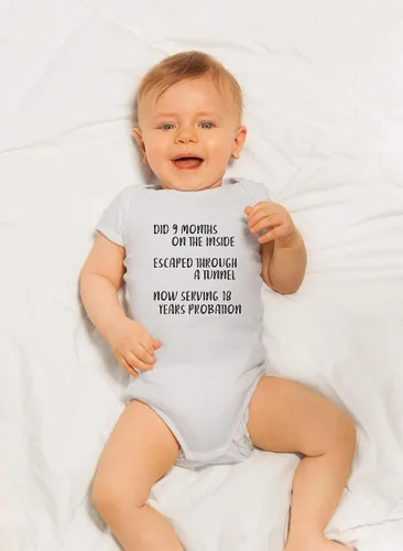 Miniatura 29 de CBTwear Did 9 Month, Escaped Through a Tunnel, Serving 18 Years Baby Body Unisex Comfy Humor