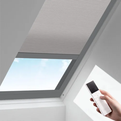 Miniatura 10 de Zshine Persianas celulares motorizadas sin cordones con panal de abeja, persianas opacas de tela para ventana de tragaluz (93021A blanco hueso)