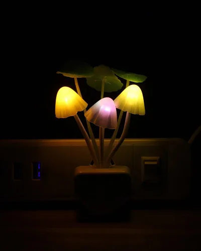 Miniatura 9 de Lámpara de noche con sensor LED Rienar, lámpara de ensueño en forma de hongo con cambio de color, enchufe LED
