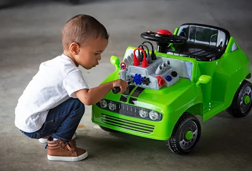 Miniatura 6 de Juguete eléctrico para niños Trax Fix & Ride Car para niños pequeños, 6 voltios, niños de 1.5 a 2.5 años, peso máximo del usuario 44 libras, verde