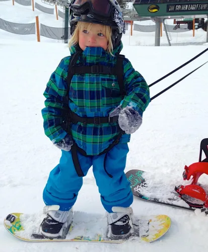 Miniatura 6 de Lil' Ripper Gripper Entrenador de esquí y snowboard para niños con correas retráctiles y conector de punta, montado a mano en Canadá
